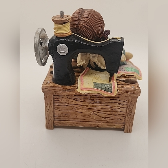 Vintage 1995 San Francisco Music Box. Plays Tune "Thats What Friends Are For" - Picture 4 of 8